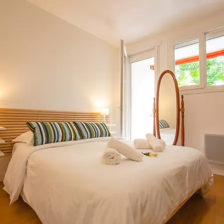 Amazing Two Bedroom Flat With Balcony Apartment Biarritz