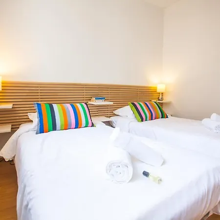 Apartment Amazing Two Bedroom Flat With Balcony *