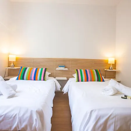 Amazing Two Bedroom Flat With Balcony Апартаменти
