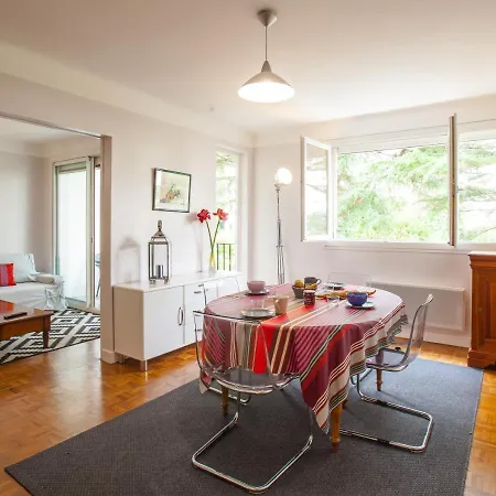 Appartement Amazing Two Bedroom Flat With Balcony